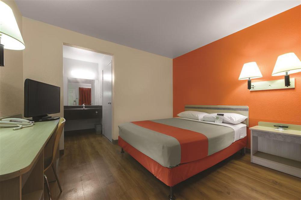 Rodeway Inn Altoona Quarto foto